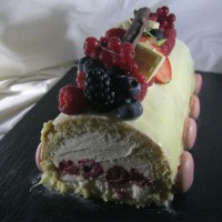 Bûche chocolat blanc framboises